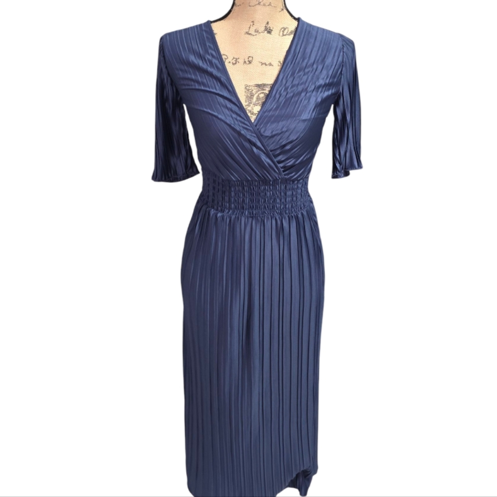 DKNY Navy Blue Pleated V-Neck Smocked Waist Midi Dress DD2A7535 Size 2 NWT